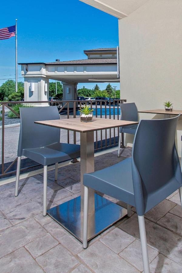 Rochester Airport Marriott Exterior foto